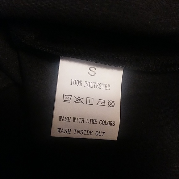 Gold top in size small. - Picture 4 of 4